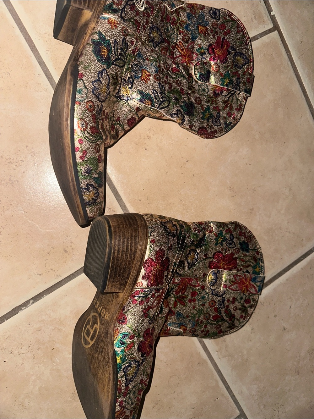 Roper Women's Floral Embroidered Ankle Boot - Cream Multicolor - Picture 4 of 4